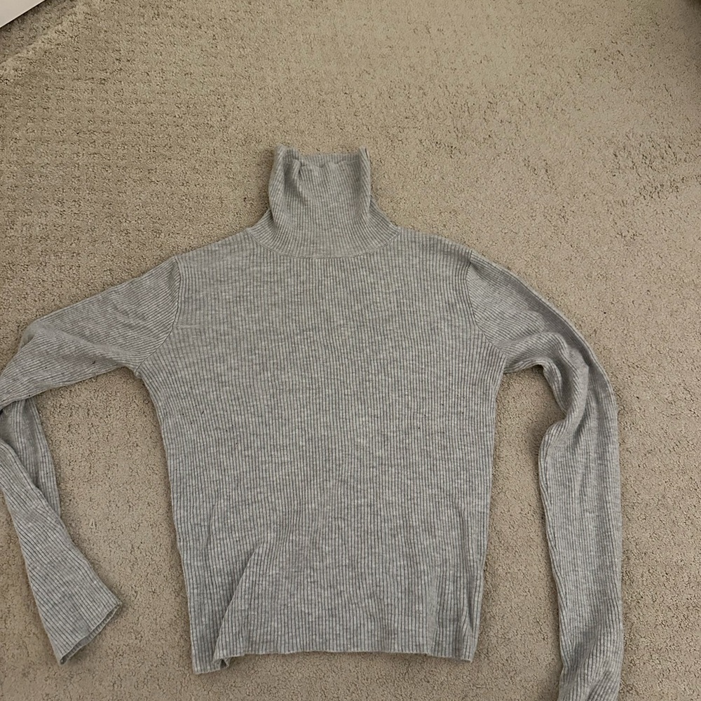 Grey brandy turtle neck